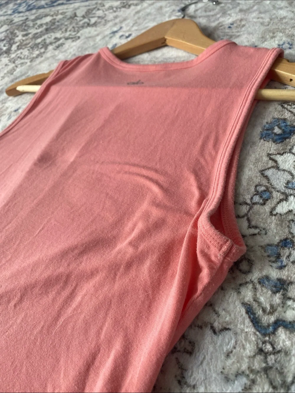 Alo Yoga Twist-Front Crop Top - Peachy Pink